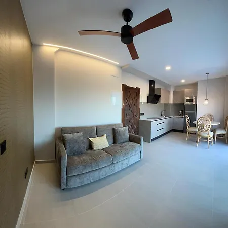 Aparthotel La Lipa Con Piscina Privada